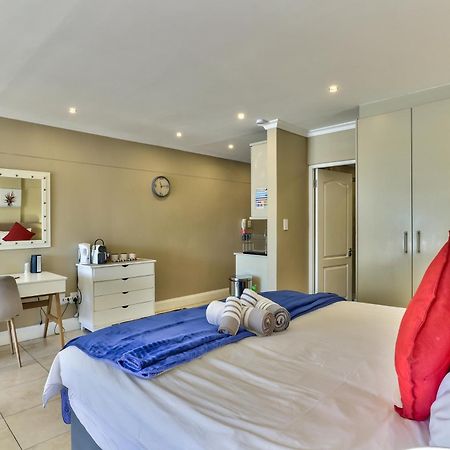 Firmont On Main Leilighet Cape Town Eksteriør bilde